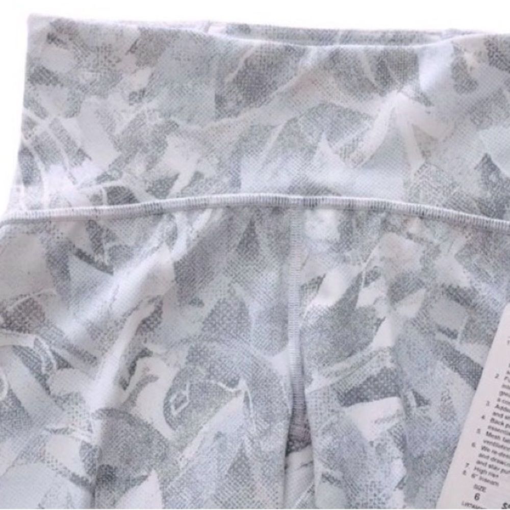 Lululemon Train Times Short 6" Jasmine White Multi / White Size 6 - Picture 9 of 11